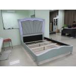 310048Q QUEEN BED