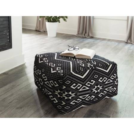 990995 ACCENT STOOL