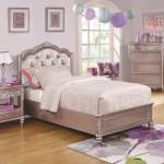 400890F Caroline Full Size Bed with Diamond Tufted Headboard