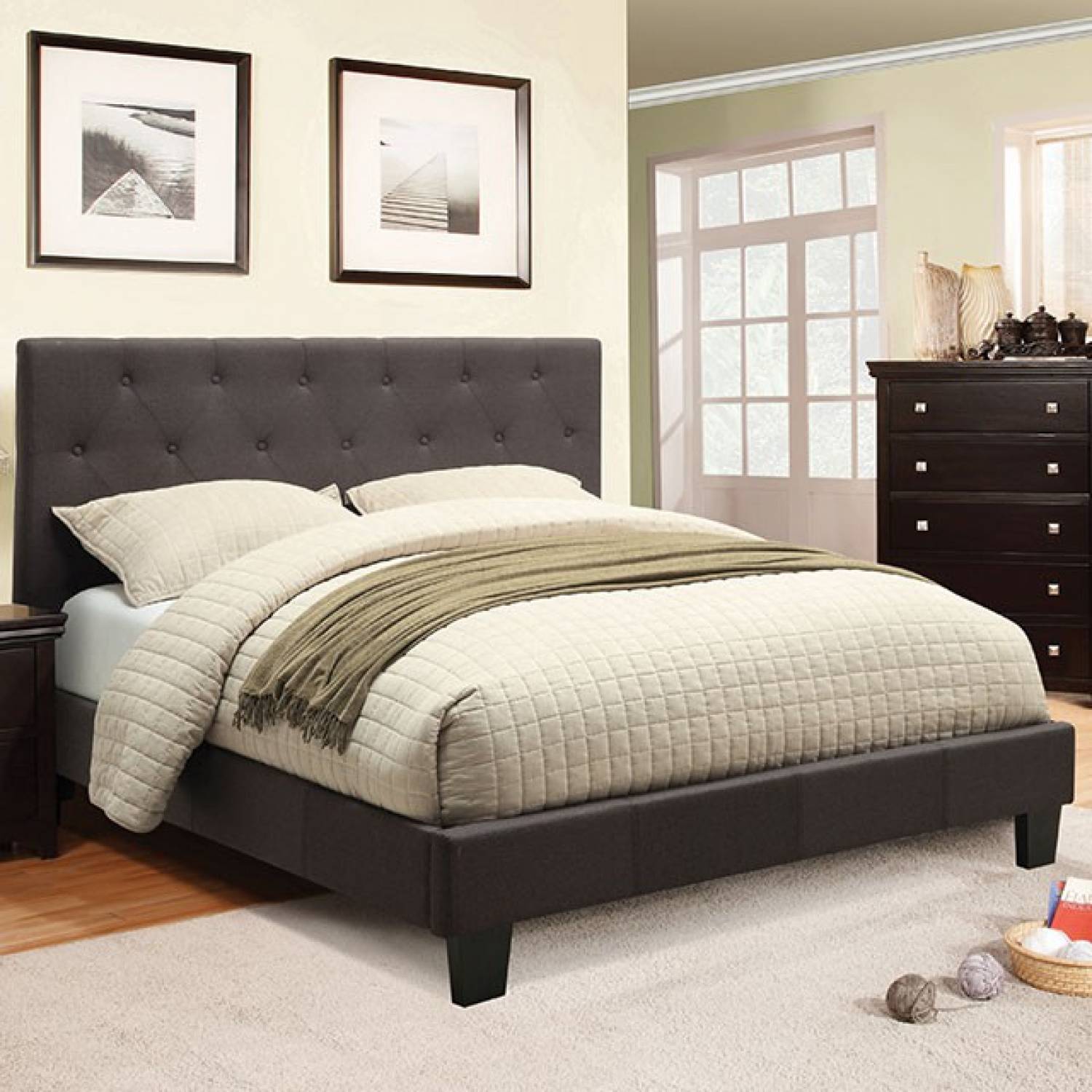 Gray bed. Калифорнийская кровать. King Bed, Queen Bed, Twin Bed.